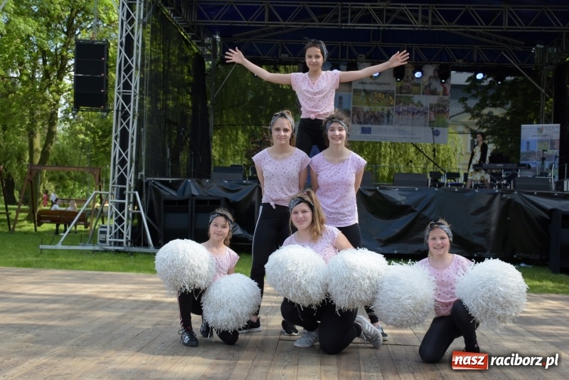 Zdjęcie w galerii na portalu naszraciborz.pl: Majówka pod zamkiem w Chałupkach [FOTO] wiadomości z regionu