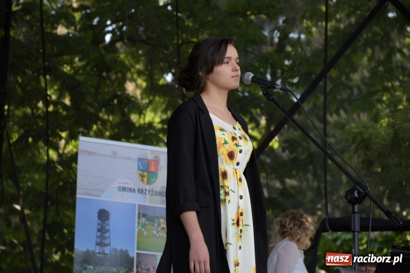 Zdjęcie w galerii na portalu naszraciborz.pl: Majówka pod zamkiem w Chałupkach [FOTO] wiadomości z regionu