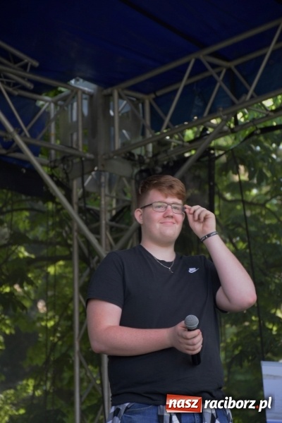 Zdjęcie w galerii na portalu naszraciborz.pl: Majówka pod zamkiem w Chałupkach [FOTO] wiadomości z regionu