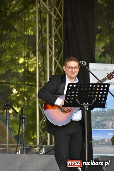 Zdjęcie w galerii na portalu naszraciborz.pl: Majówka pod zamkiem w Chałupkach [FOTO] wiadomości z regionu