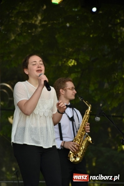 Zdjęcie w galerii na portalu naszraciborz.pl: Majówka pod zamkiem w Chałupkach [FOTO] wiadomości z regionu