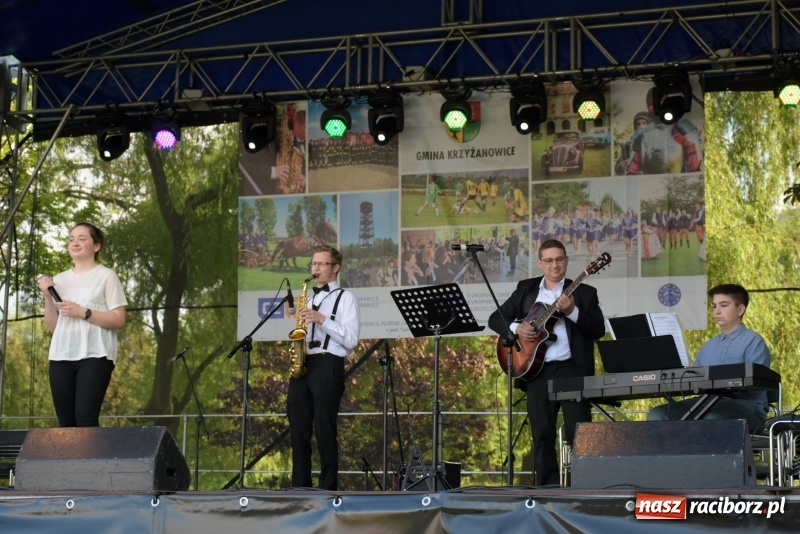 Zdjęcie w galerii na portalu naszraciborz.pl: Majówka pod zamkiem w Chałupkach [FOTO] wiadomości z regionu