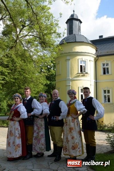 Zdjęcie w galerii na portalu naszraciborz.pl: Majówka pod zamkiem w Chałupkach [FOTO] wiadomości z regionu