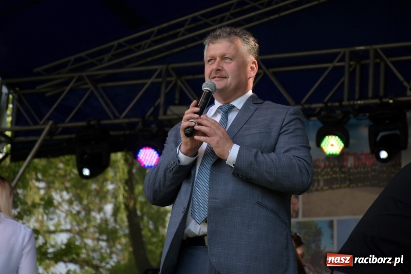 Zdjęcie w galerii na portalu naszraciborz.pl: Majówka pod zamkiem w Chałupkach [FOTO] wiadomości z regionu