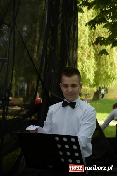 Zdjęcie w galerii na portalu naszraciborz.pl: Majówka pod zamkiem w Chałupkach [FOTO] wiadomości z regionu