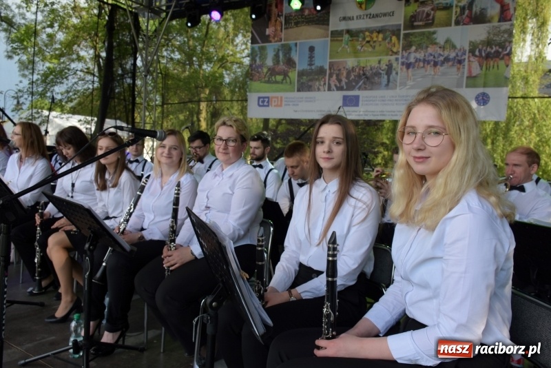 Zdjęcie w galerii na portalu naszraciborz.pl: Majówka pod zamkiem w Chałupkach [FOTO] wiadomości z regionu