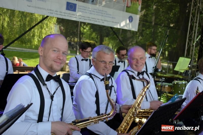 Zdjęcie w galerii na portalu naszraciborz.pl: Majówka pod zamkiem w Chałupkach [FOTO] wiadomości z regionu