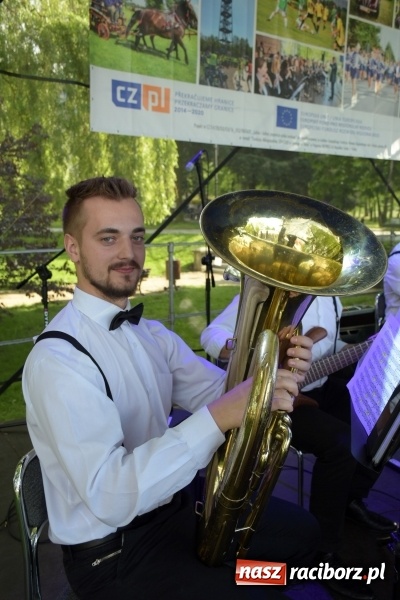 Zdjęcie w galerii na portalu naszraciborz.pl: Majówka pod zamkiem w Chałupkach [FOTO] wiadomości z regionu