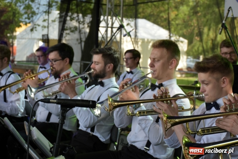 Zdjęcie w galerii na portalu naszraciborz.pl: Majówka pod zamkiem w Chałupkach [FOTO] wiadomości z regionu