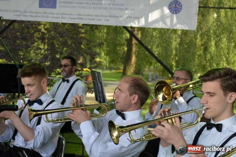 Zdjęcie w galerii na portalu naszraciborz.pl: Majówka pod zamkiem w Chałupkach [FOTO] wiadomości z regionu