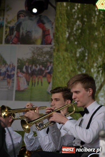 Zdjęcie w galerii na portalu naszraciborz.pl: Majówka pod zamkiem w Chałupkach [FOTO] wiadomości z regionu