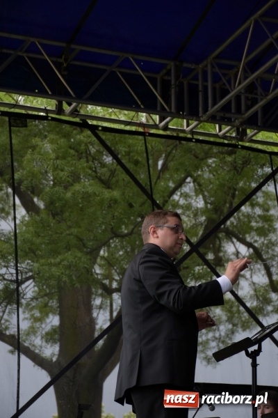 Zdjęcie w galerii na portalu naszraciborz.pl: Majówka pod zamkiem w Chałupkach [FOTO] wiadomości z regionu