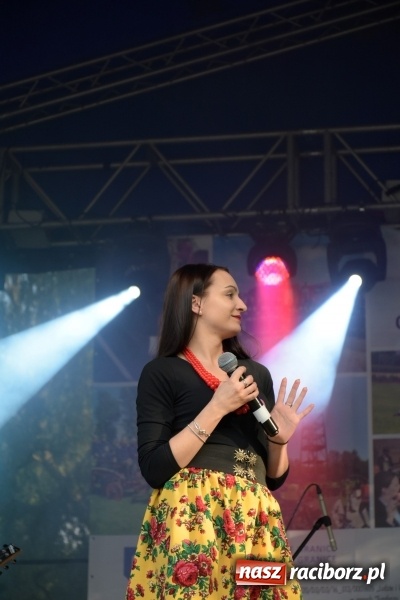 Zdjęcie w galerii na portalu naszraciborz.pl: Majówka pod zamkiem w Chałupkach [FOTO] wiadomości z regionu