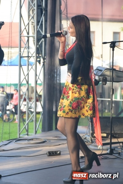 Zdjęcie w galerii na portalu naszraciborz.pl: Majówka pod zamkiem w Chałupkach [FOTO] wiadomości z regionu