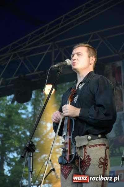 Zdjęcie w galerii na portalu naszraciborz.pl: Majówka pod zamkiem w Chałupkach [FOTO] wiadomości z regionu