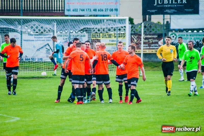 Zdjęcie w galerii na portalu naszraciborz.pl: Tworków uległ Studziennej. Zmiana lidera w A klasie [FOTO] wiadomości z regionu