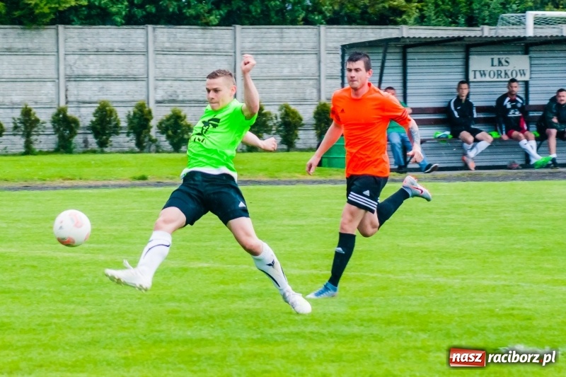 Zdjęcie w galerii na portalu naszraciborz.pl: Tworków uległ Studziennej. Zmiana lidera w A klasie [FOTO] wiadomości z regionu