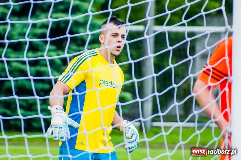 Zdjęcie w galerii na portalu naszraciborz.pl: Tworków uległ Studziennej. Zmiana lidera w A klasie [FOTO] wiadomości z regionu