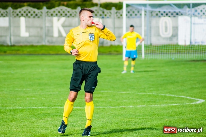 Zdjęcie w galerii na portalu naszraciborz.pl: Tworków uległ Studziennej. Zmiana lidera w A klasie [FOTO] wiadomości z regionu