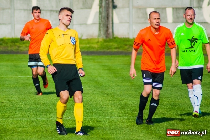 Zdjęcie w galerii na portalu naszraciborz.pl: Tworków uległ Studziennej. Zmiana lidera w A klasie [FOTO] wiadomości z regionu