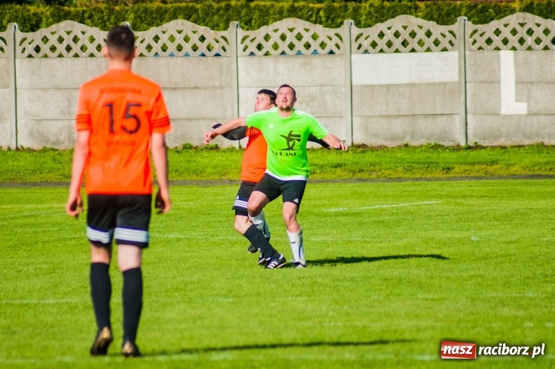 Zdjęcie w galerii na portalu naszraciborz.pl: Tworków uległ Studziennej. Zmiana lidera w A klasie [FOTO] wiadomości z regionu