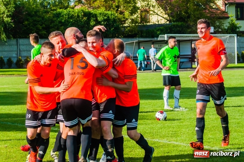 Zdjęcie w galerii na portalu naszraciborz.pl: Tworków uległ Studziennej. Zmiana lidera w A klasie [FOTO] wiadomości z regionu