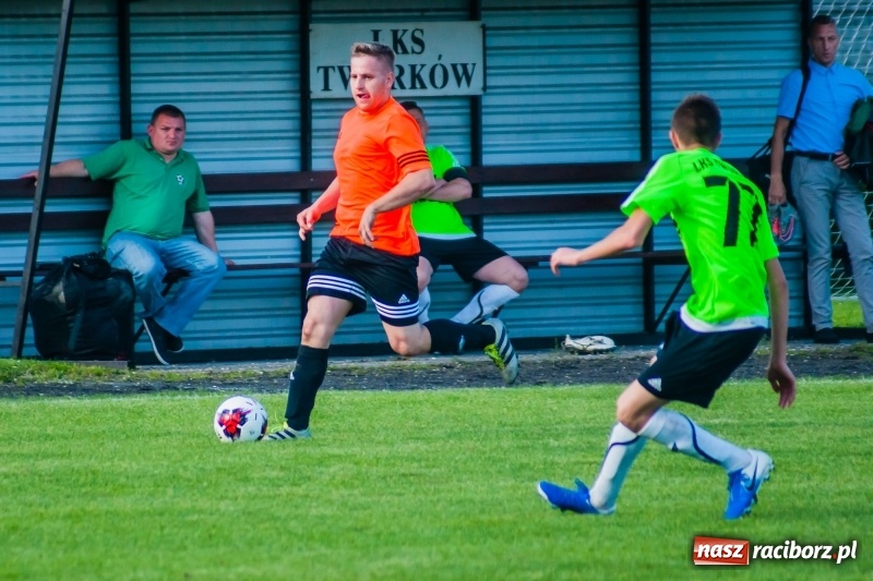 Zdjęcie w galerii na portalu naszraciborz.pl: Tworków uległ Studziennej. Zmiana lidera w A klasie [FOTO] wiadomości z regionu