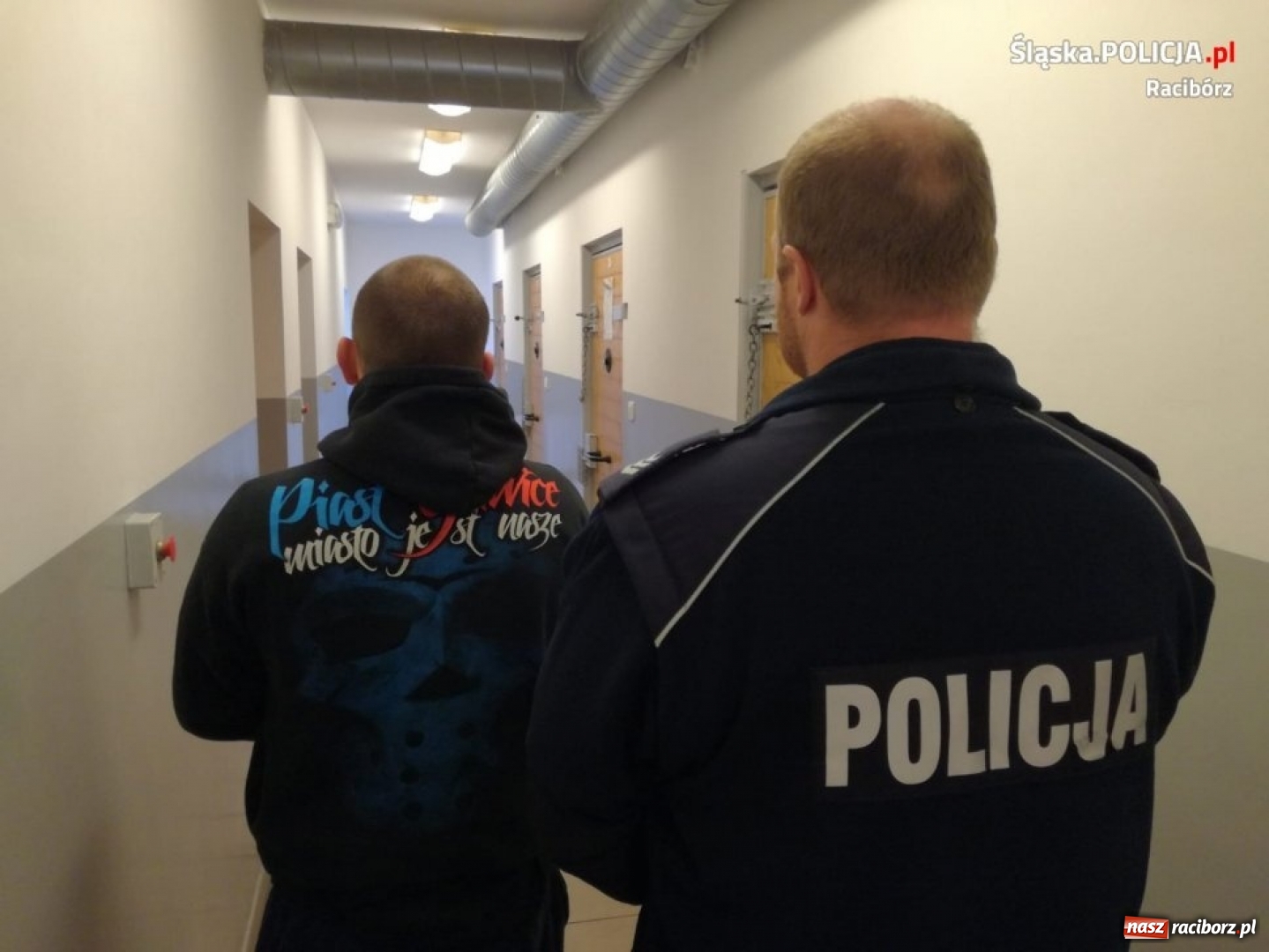 Zdjęcie w galerii na portalu naszraciborz.pl: Marihuana ujawniona w seacie  wiadomości z regionu