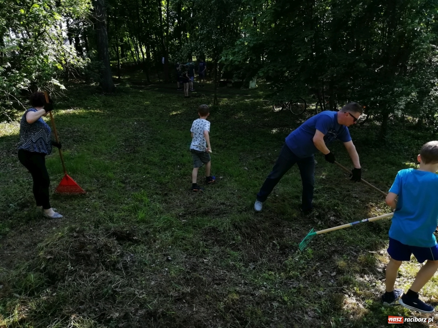 Zdjęcie w galerii na portalu naszraciborz.pl: Piknik przy grillu w Kuźni Raciborskiej wiadomości z regionu