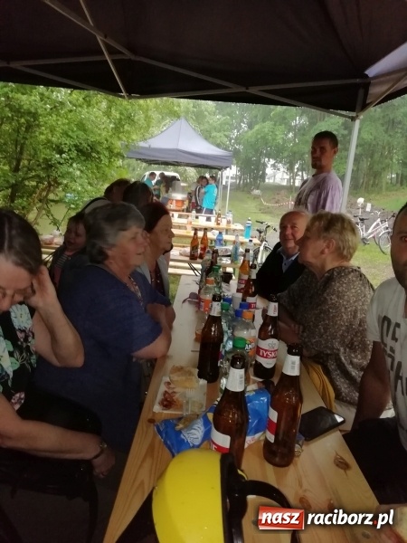 Zdjęcie w galerii na portalu naszraciborz.pl: Piknik przy grillu w Kuźni Raciborskiej wiadomości z regionu