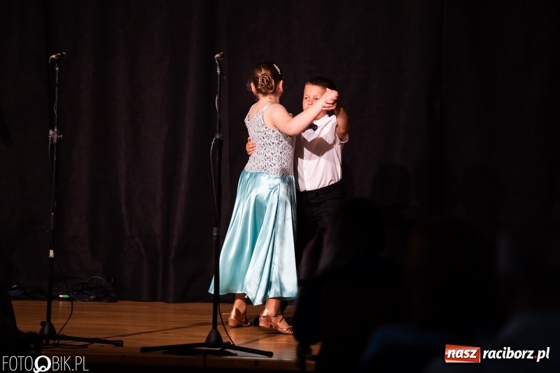 Zdjęcie w galerii na portalu naszraciborz.pl: Koncert z okazji Dnia Mamy i Taty na Zamku Piastowskim wiadomości z regionu