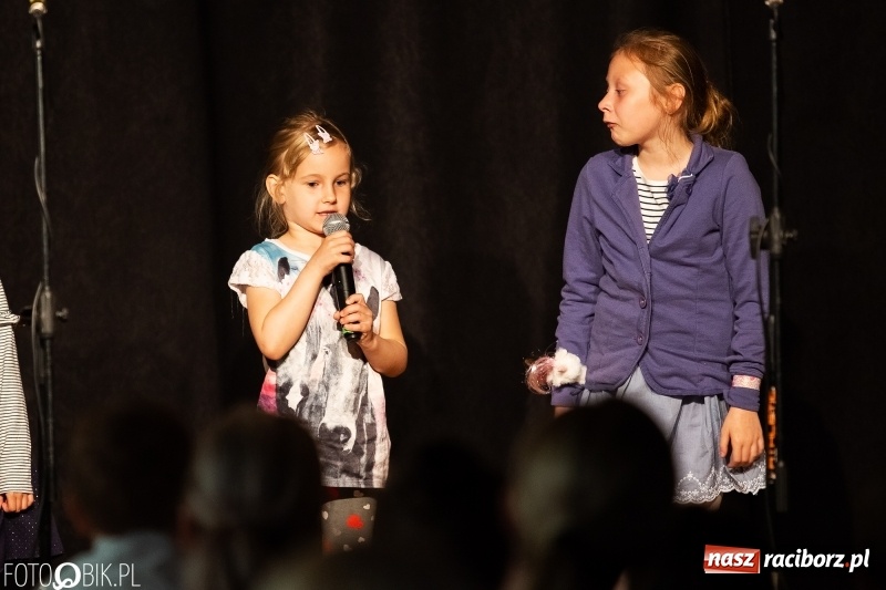 Zdjęcie w galerii na portalu naszraciborz.pl: Koncert z okazji Dnia Mamy i Taty na Zamku Piastowskim wiadomości z regionu
