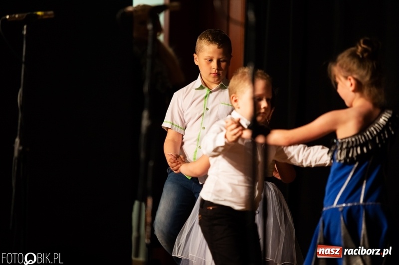 Zdjęcie w galerii na portalu naszraciborz.pl: Koncert z okazji Dnia Mamy i Taty na Zamku Piastowskim wiadomości z regionu