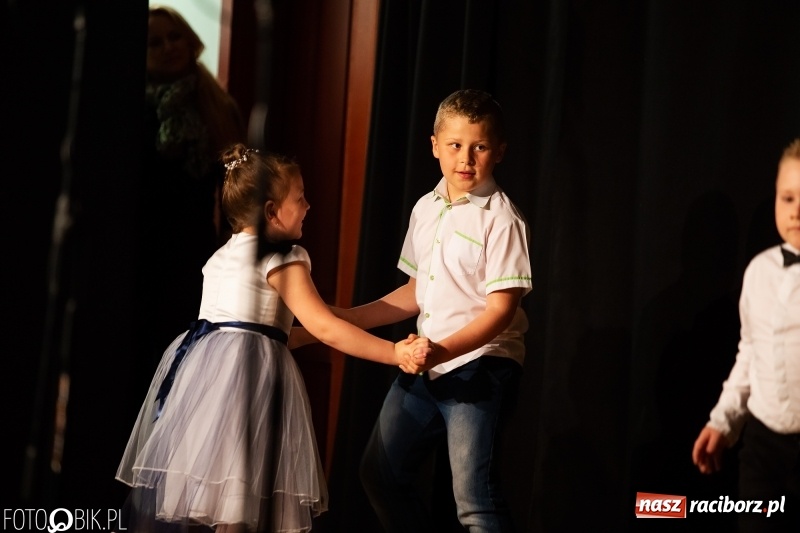 Zdjęcie w galerii na portalu naszraciborz.pl: Koncert z okazji Dnia Mamy i Taty na Zamku Piastowskim wiadomości z regionu