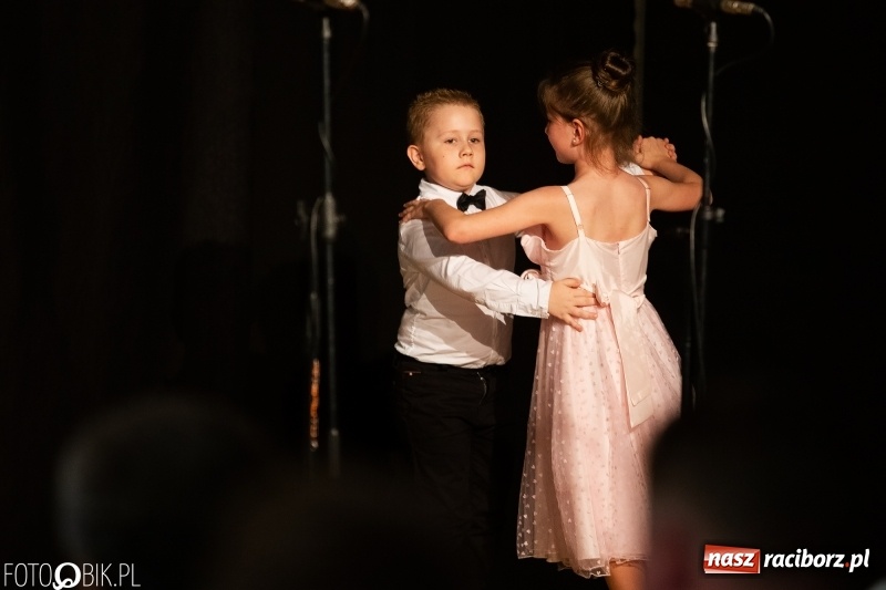 Zdjęcie w galerii na portalu naszraciborz.pl: Koncert z okazji Dnia Mamy i Taty na Zamku Piastowskim wiadomości z regionu