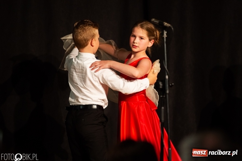 Zdjęcie w galerii na portalu naszraciborz.pl: Koncert z okazji Dnia Mamy i Taty na Zamku Piastowskim wiadomości z regionu