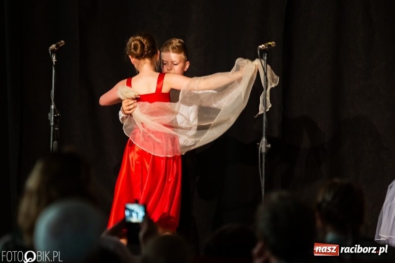 Zdjęcie w galerii na portalu naszraciborz.pl: Koncert z okazji Dnia Mamy i Taty na Zamku Piastowskim wiadomości z regionu