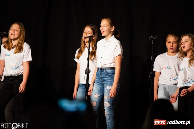 Zdjęcie w galerii na portalu naszraciborz.pl: Koncert z okazji Dnia Mamy i Taty na Zamku Piastowskim wiadomości z regionu