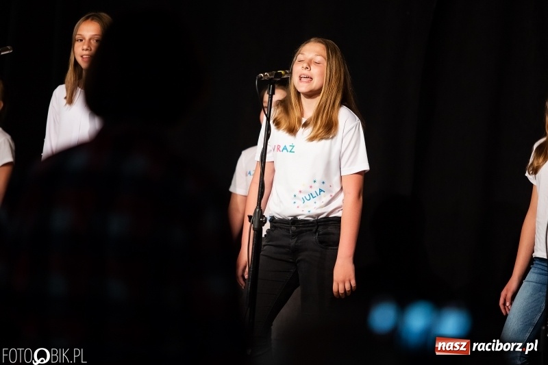 Zdjęcie w galerii na portalu naszraciborz.pl: Koncert z okazji Dnia Mamy i Taty na Zamku Piastowskim wiadomości z regionu