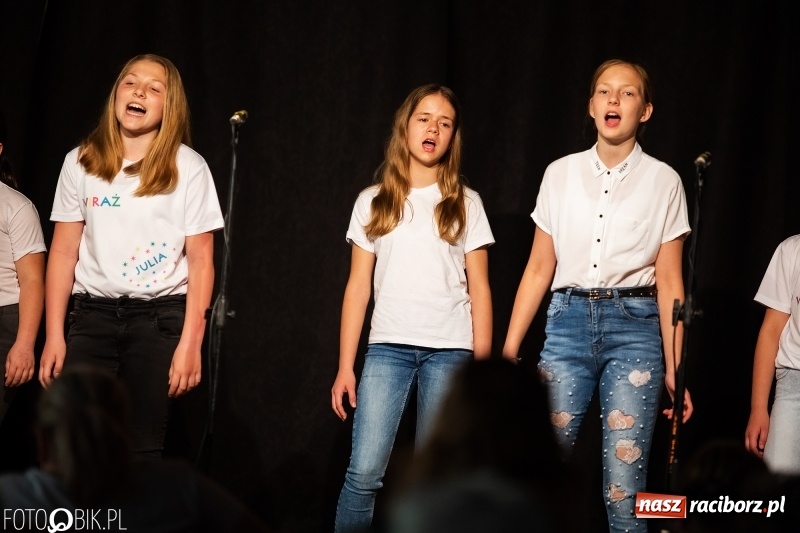 Zdjęcie w galerii na portalu naszraciborz.pl: Koncert z okazji Dnia Mamy i Taty na Zamku Piastowskim wiadomości z regionu