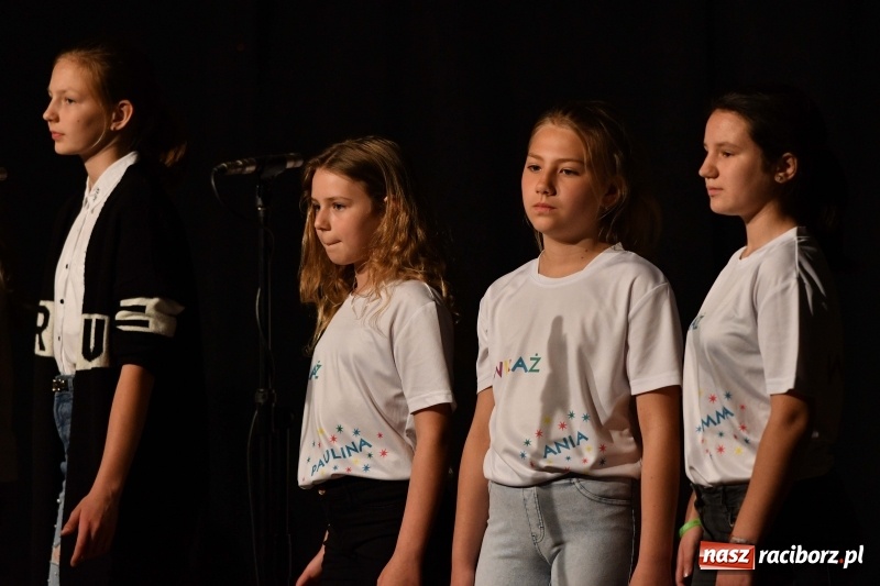 Zdjęcie w galerii na portalu naszraciborz.pl: Koncert z okazji Dnia Mamy i Taty na Zamku Piastowskim wiadomości z regionu