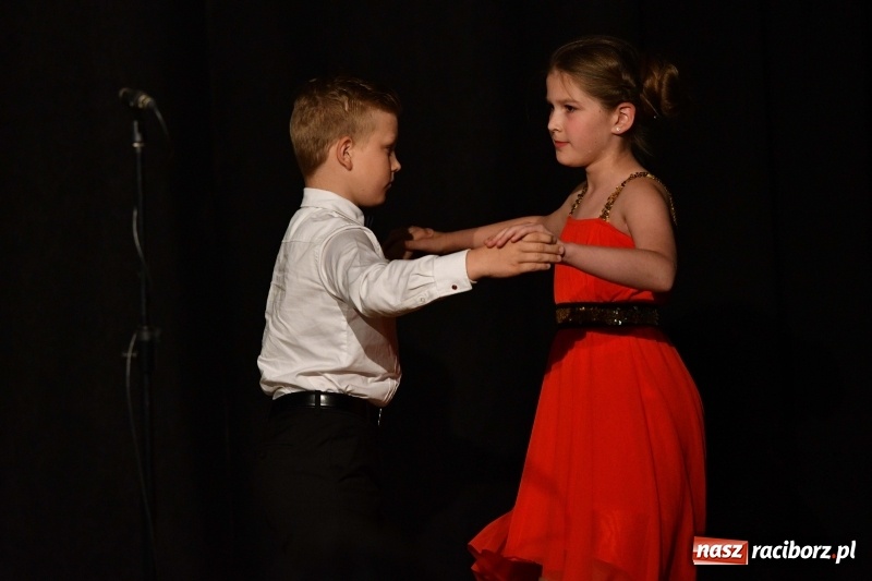 Zdjęcie w galerii na portalu naszraciborz.pl: Koncert z okazji Dnia Mamy i Taty na Zamku Piastowskim wiadomości z regionu