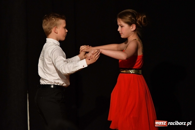 Zdjęcie w galerii na portalu naszraciborz.pl: Koncert z okazji Dnia Mamy i Taty na Zamku Piastowskim wiadomości z regionu