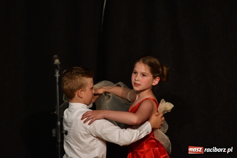 Zdjęcie w galerii na portalu naszraciborz.pl: Koncert z okazji Dnia Mamy i Taty na Zamku Piastowskim wiadomości z regionu