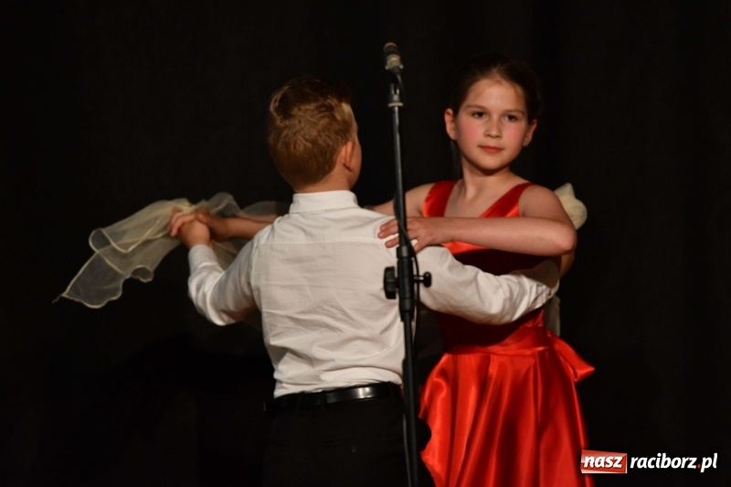 Zdjęcie w galerii na portalu naszraciborz.pl: Koncert z okazji Dnia Mamy i Taty na Zamku Piastowskim wiadomości z regionu