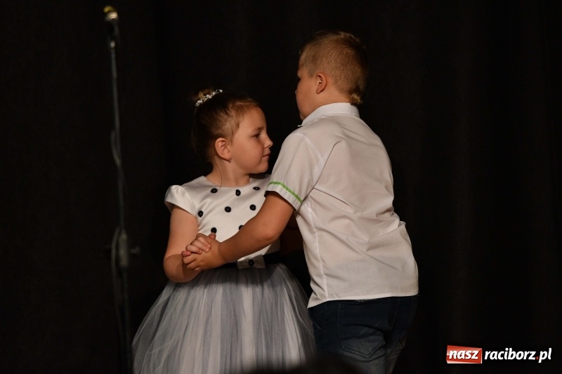 Zdjęcie w galerii na portalu naszraciborz.pl: Koncert z okazji Dnia Mamy i Taty na Zamku Piastowskim wiadomości z regionu