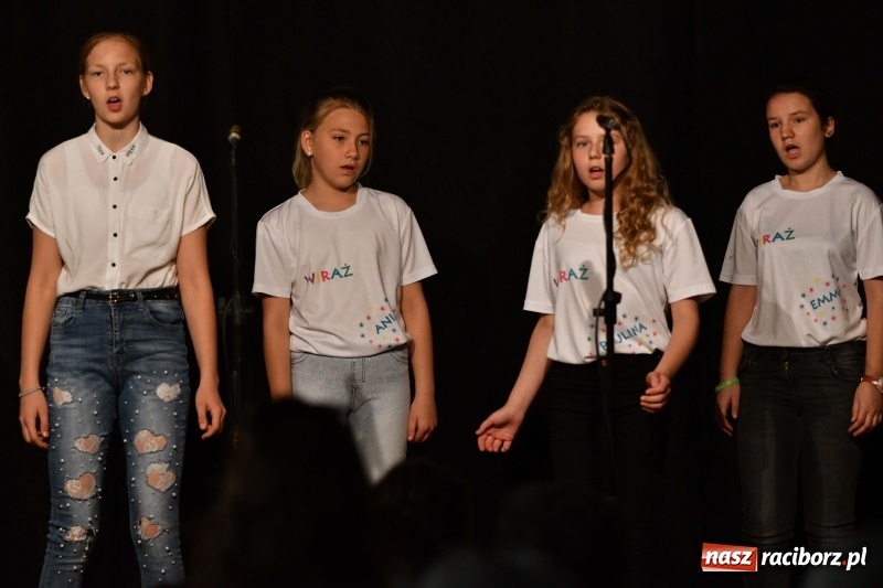 Zdjęcie w galerii na portalu naszraciborz.pl: Koncert z okazji Dnia Mamy i Taty na Zamku Piastowskim wiadomości z regionu