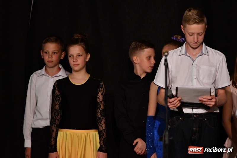 Zdjęcie w galerii na portalu naszraciborz.pl: Koncert z okazji Dnia Mamy i Taty na Zamku Piastowskim wiadomości z regionu