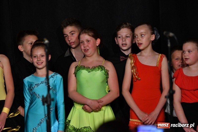 Zdjęcie w galerii na portalu naszraciborz.pl: Koncert z okazji Dnia Mamy i Taty na Zamku Piastowskim wiadomości z regionu