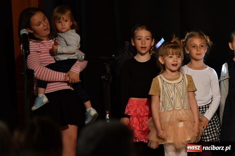 Zdjęcie w galerii na portalu naszraciborz.pl: Koncert z okazji Dnia Mamy i Taty na Zamku Piastowskim wiadomości z regionu